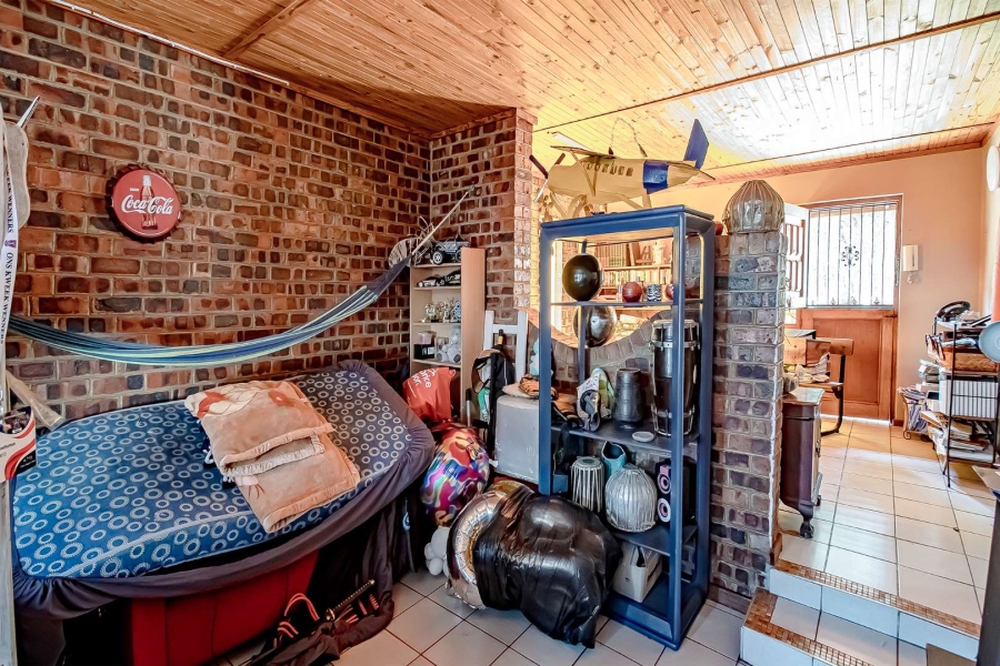 6 Bedroom Property for Sale in Valhalla Gauteng