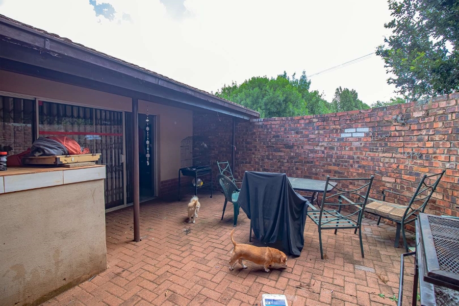 6 Bedroom Property for Sale in Valhalla Gauteng