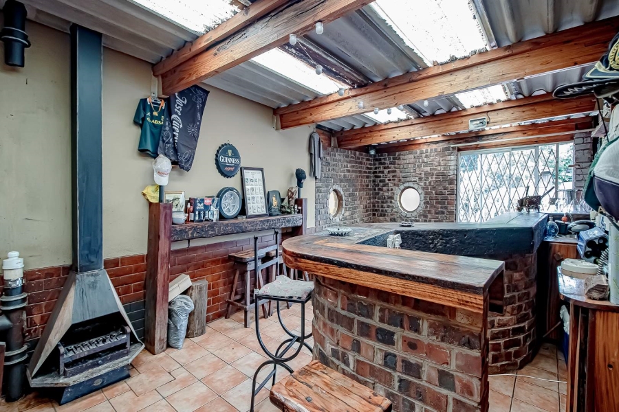 6 Bedroom Property for Sale in Valhalla Gauteng