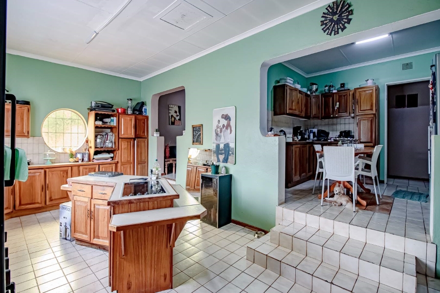 6 Bedroom Property for Sale in Valhalla Gauteng