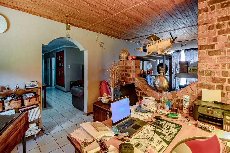 6 Bedroom Property for Sale in Valhalla Gauteng