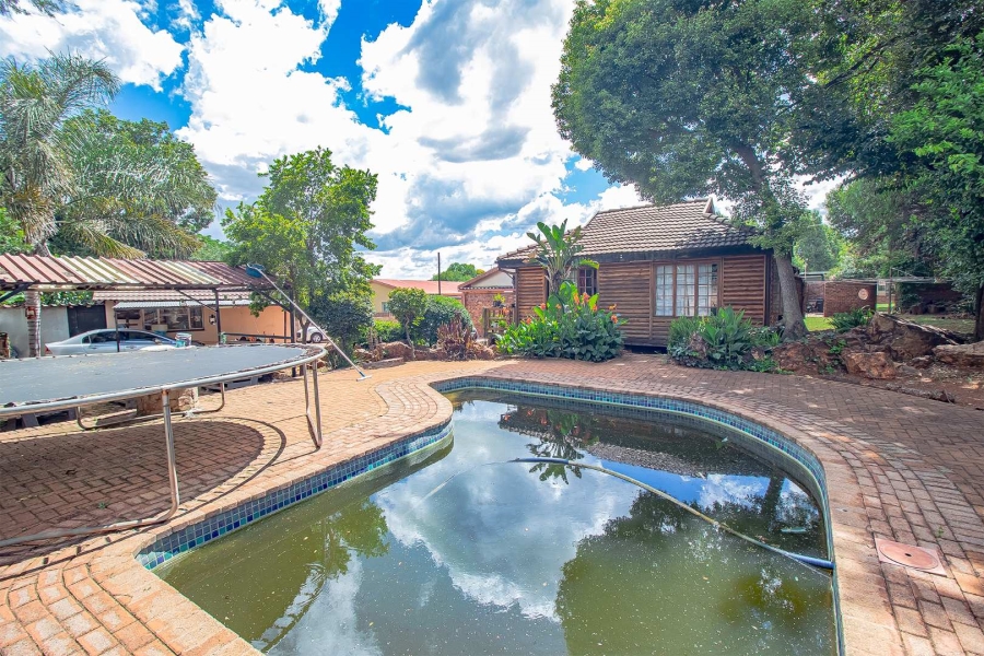 6 Bedroom Property for Sale in Valhalla Gauteng