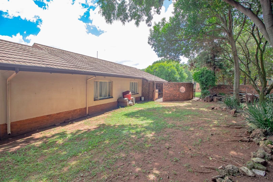 6 Bedroom Property for Sale in Valhalla Gauteng