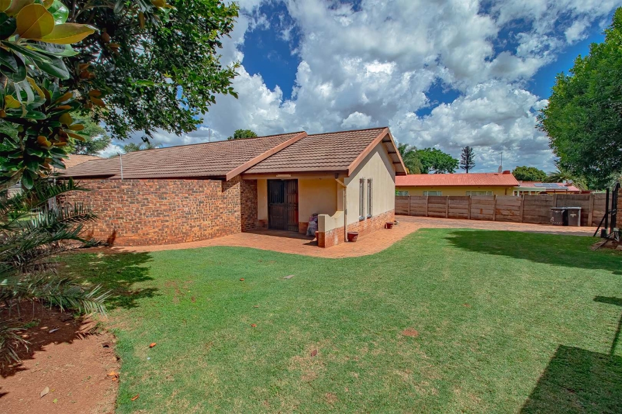 6 Bedroom Property for Sale in Valhalla Gauteng