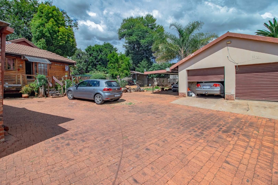 6 Bedroom Property for Sale in Valhalla Gauteng