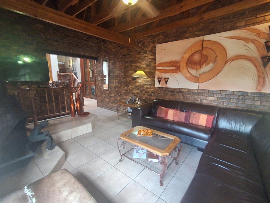 3 Bedroom Property for Sale in Mulbarton Gauteng