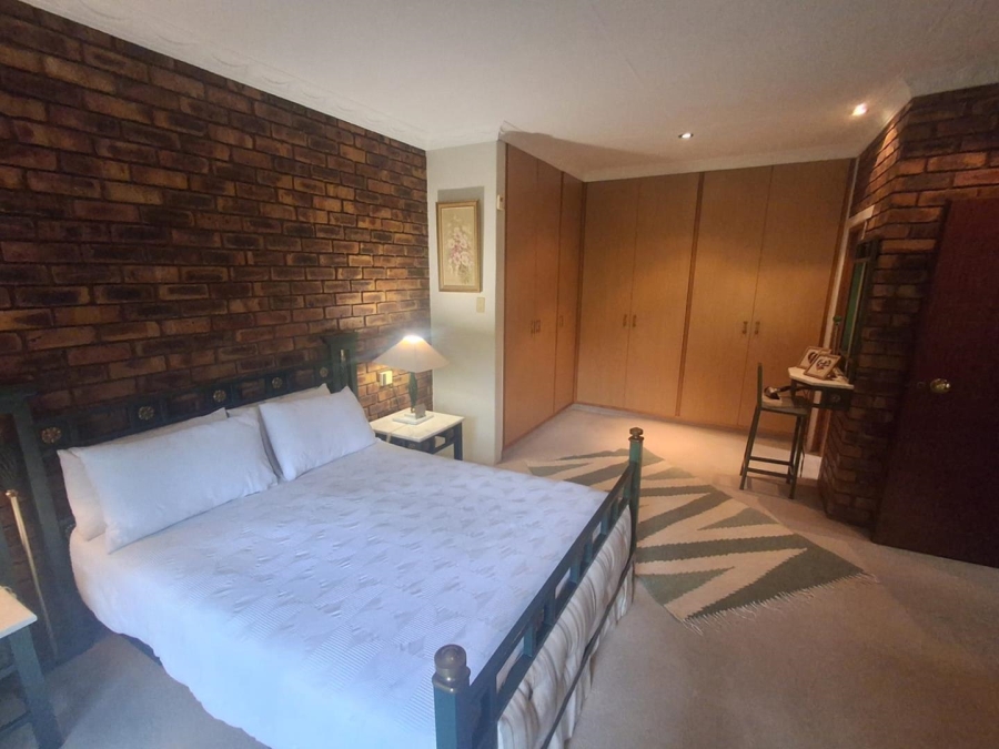 3 Bedroom Property for Sale in Mulbarton Gauteng