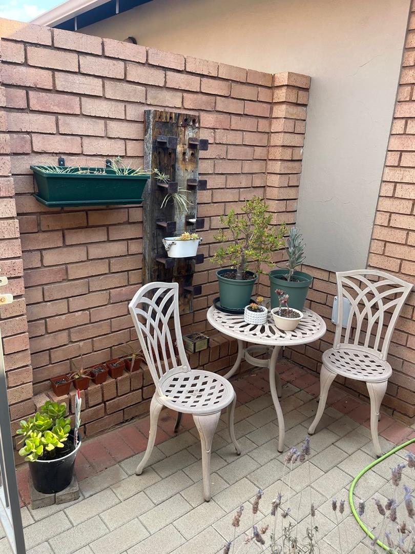 2 Bedroom Property for Sale in Mooikloof Ridge Gauteng