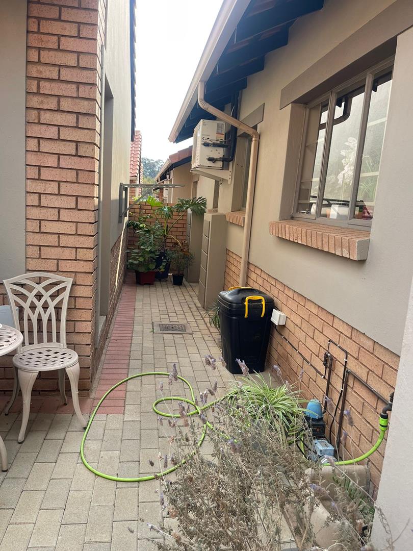 2 Bedroom Property for Sale in Mooikloof Ridge Gauteng