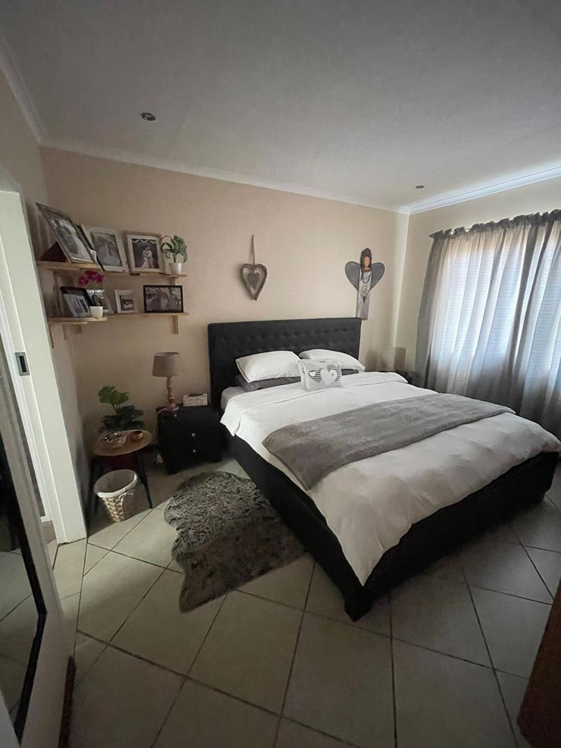 2 Bedroom Property for Sale in Mooikloof Ridge Gauteng