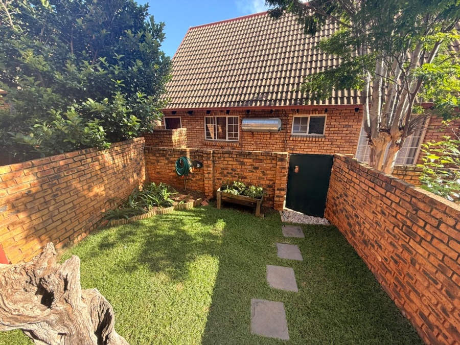 2 Bedroom Property for Sale in Moreleta Park Gauteng