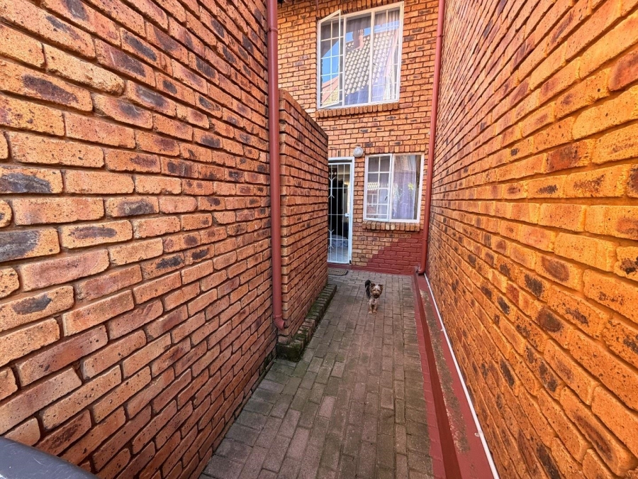 2 Bedroom Property for Sale in Moreleta Park Gauteng