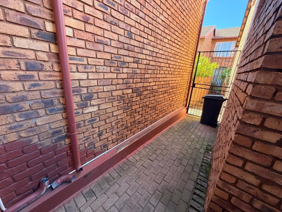 2 Bedroom Property for Sale in Moreleta Park Gauteng