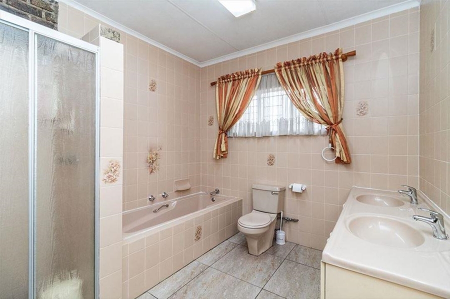 4 Bedroom Property for Sale in Sunward Park Gauteng