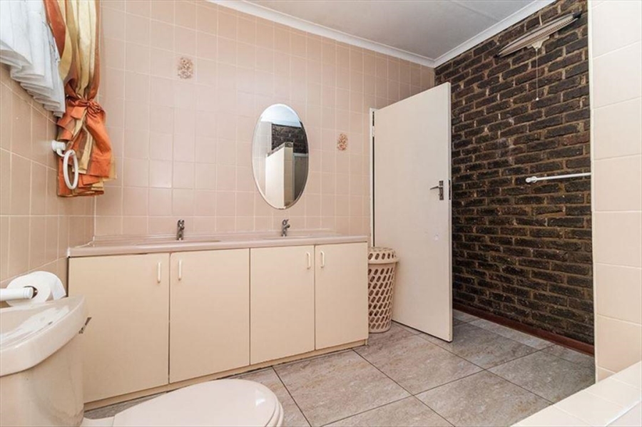 4 Bedroom Property for Sale in Sunward Park Gauteng