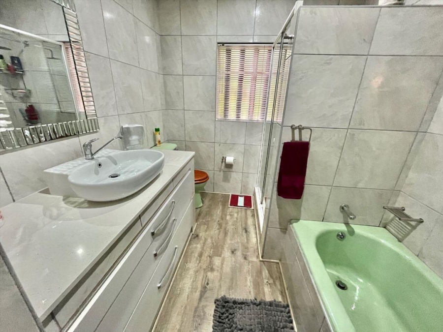 4 Bedroom Property for Sale in Parkrand Gauteng