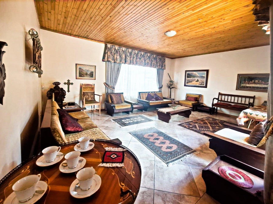 4 Bedroom Property for Sale in Garsfontein Gauteng