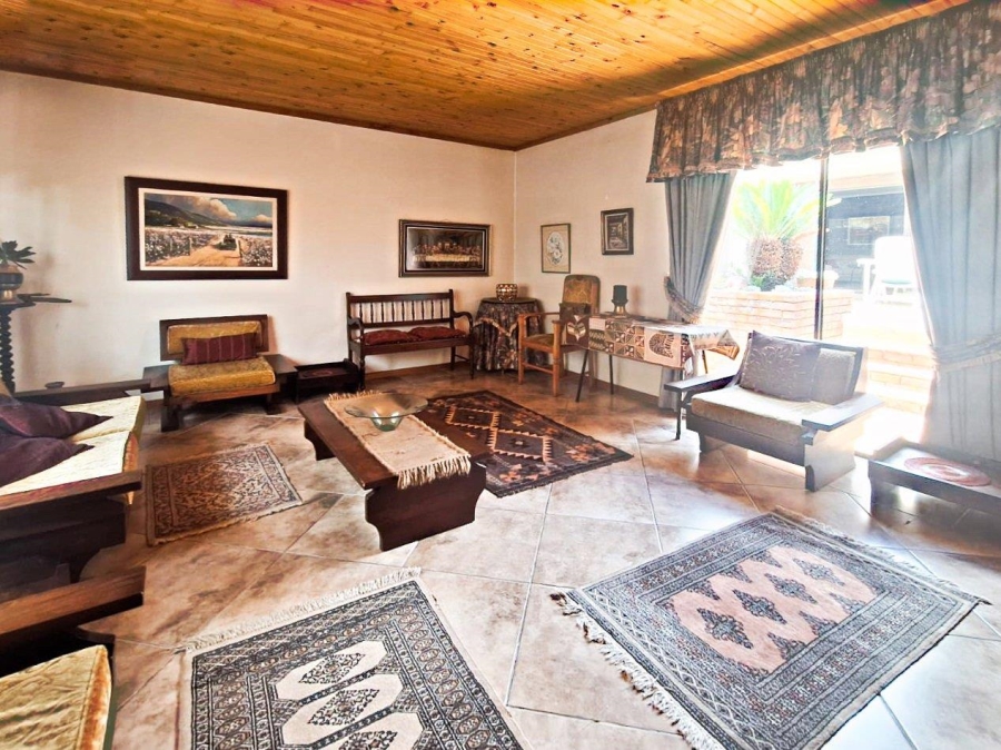 4 Bedroom Property for Sale in Garsfontein Gauteng