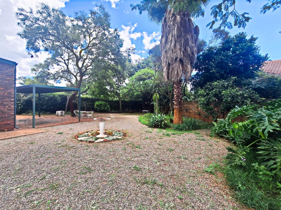 4 Bedroom Property for Sale in Garsfontein Gauteng