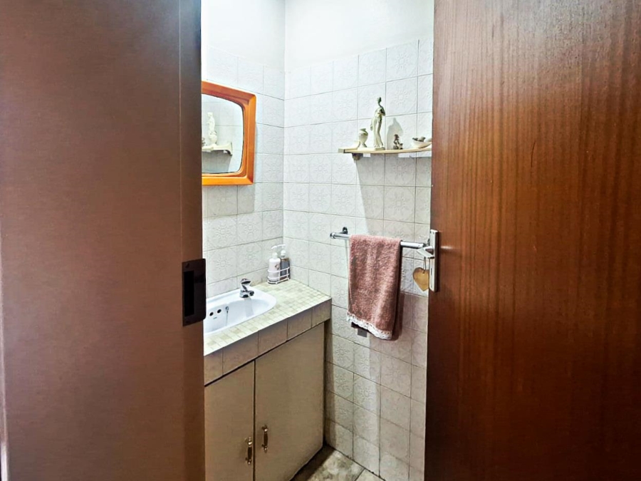 4 Bedroom Property for Sale in Garsfontein Gauteng