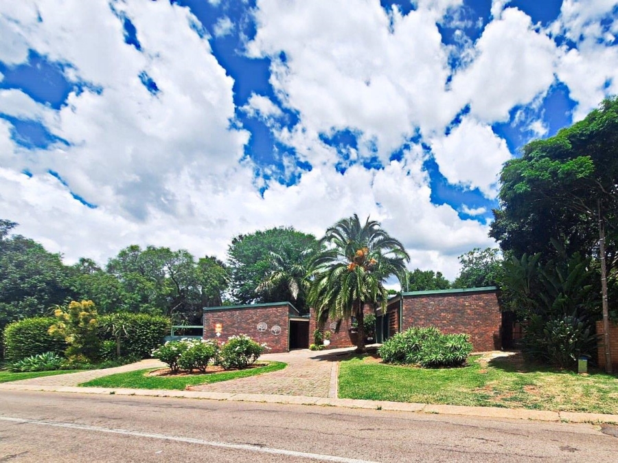 4 Bedroom Property for Sale in Garsfontein Gauteng