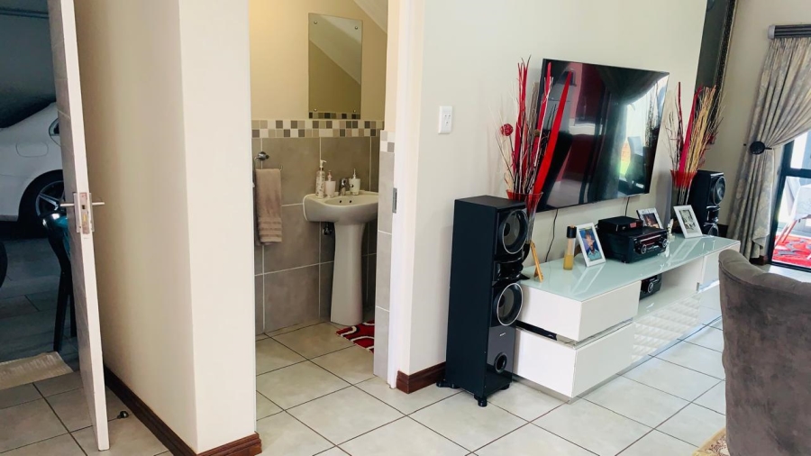 3 Bedroom Property for Sale in Roodeplaat Gauteng
