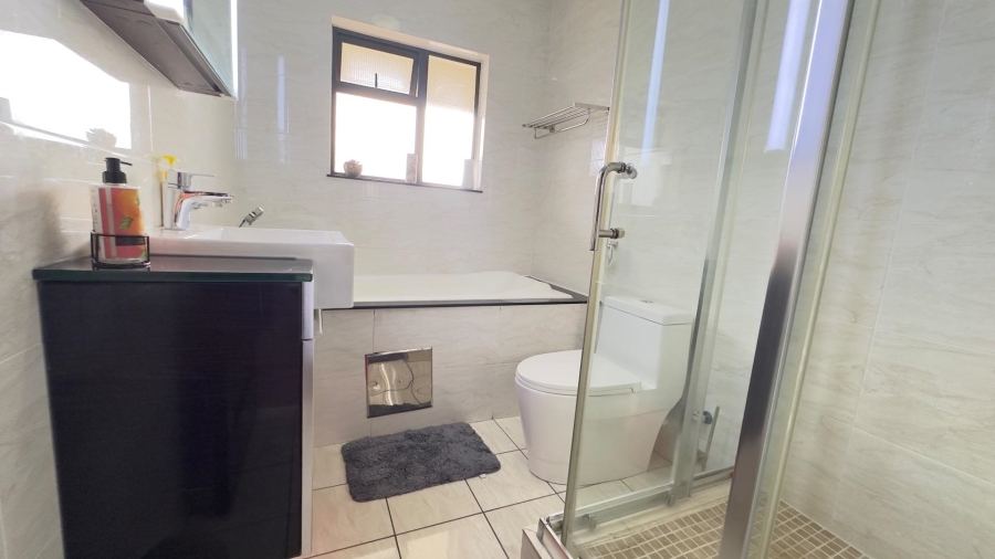 2 Bedroom Property for Sale in Craigavon Gauteng