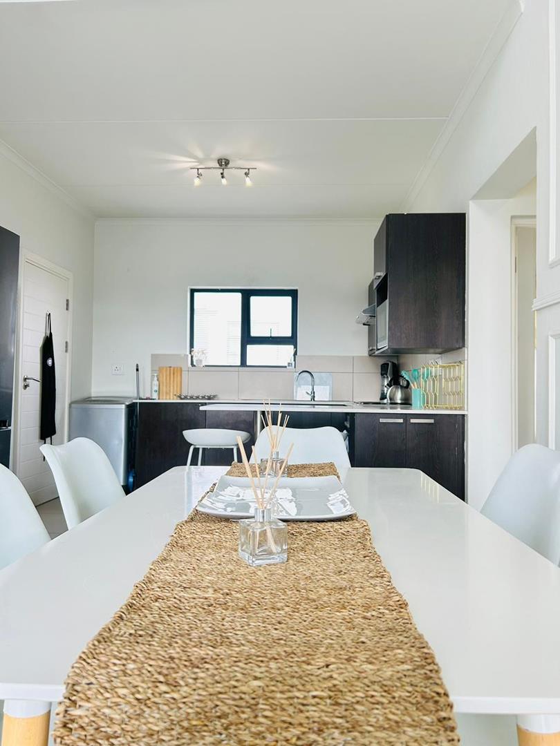 To Let 2 Bedroom Property for Rent in Fourways Gauteng