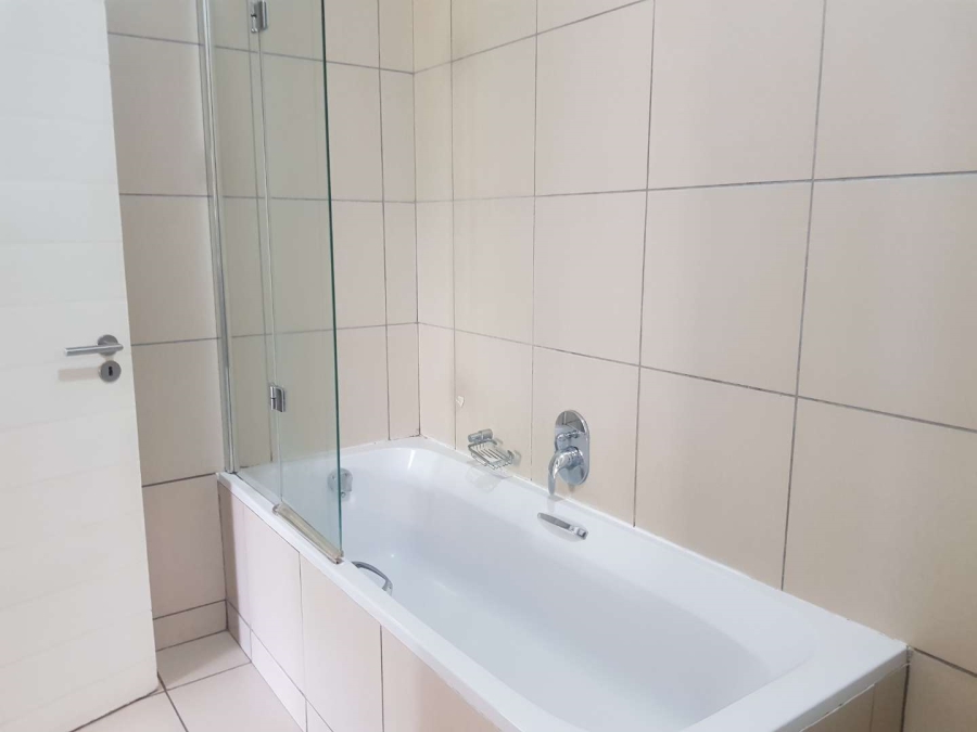 To Let 1 Bedroom Property for Rent in Jackal Creek Golf Estate Gauteng