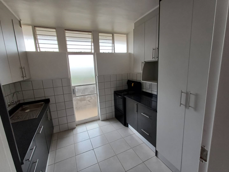 To Let 2 Bedroom Property for Rent in Constantia Kloof Gauteng