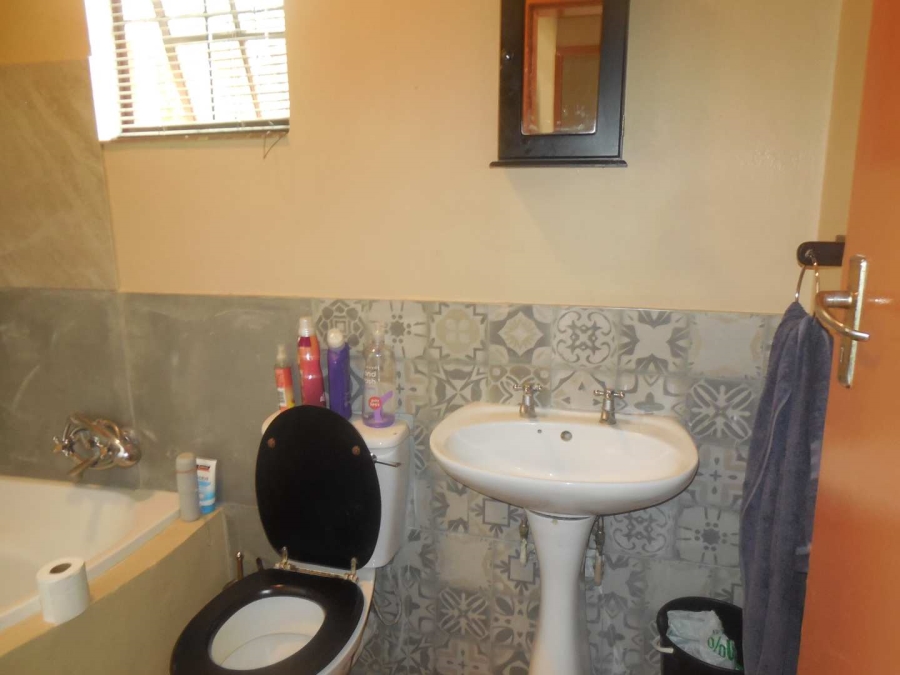 To Let 2 Bedroom Property for Rent in Silverton Gauteng