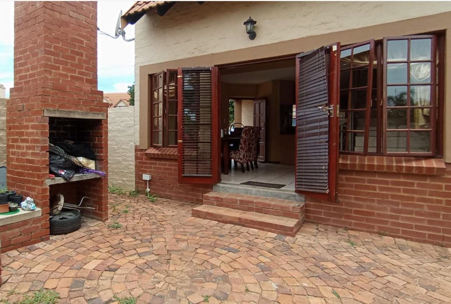 3 Bedroom Property for Sale in Equestria Gauteng