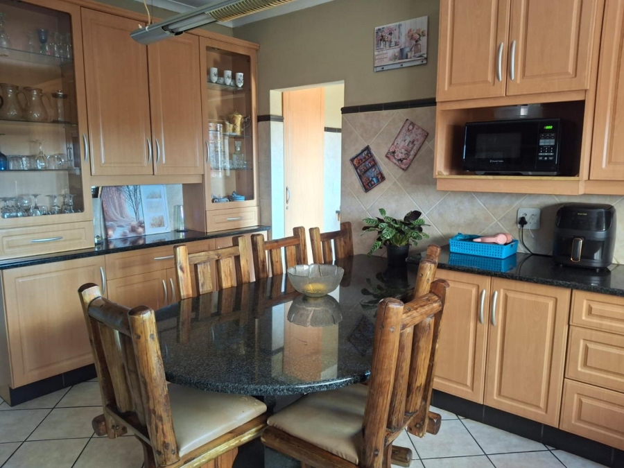 5 Bedroom Property for Sale in Moreleta Park Gauteng