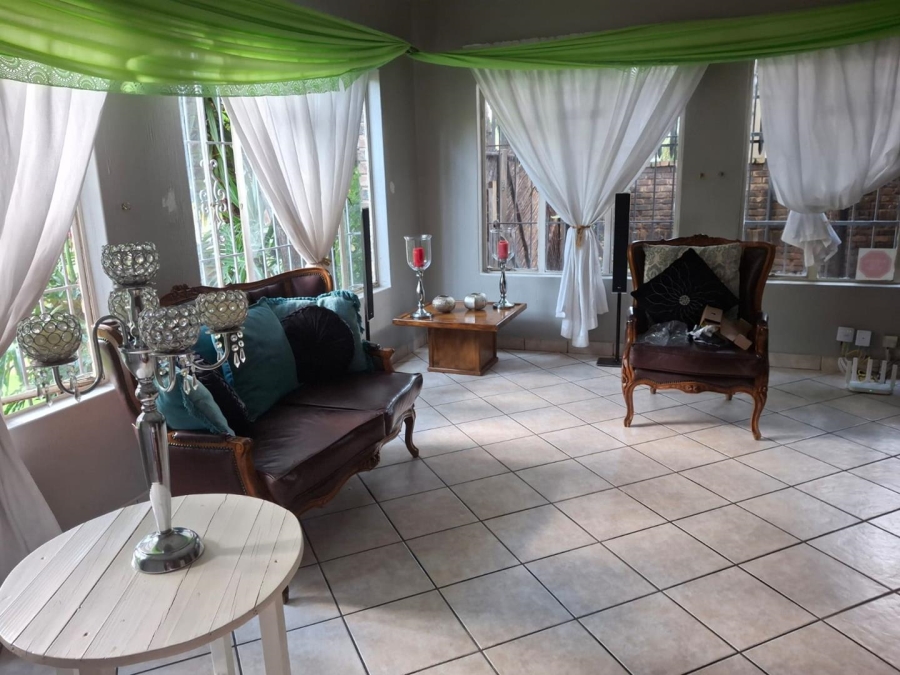 5 Bedroom Property for Sale in Moreleta Park Gauteng