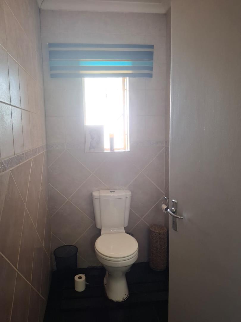 5 Bedroom Property for Sale in Moreleta Park Gauteng