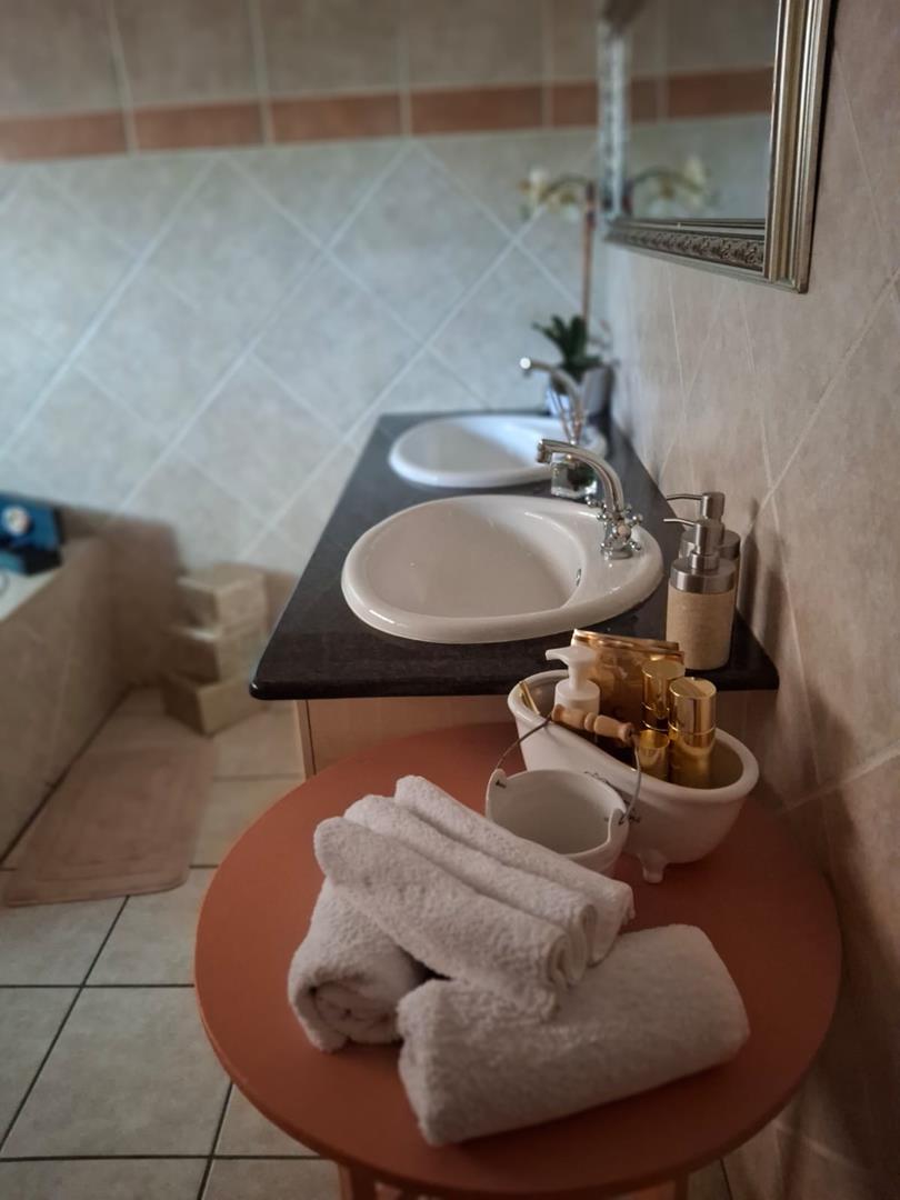 5 Bedroom Property for Sale in Moreleta Park Gauteng