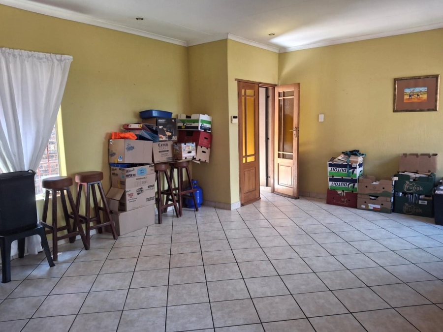 5 Bedroom Property for Sale in Moreleta Park Gauteng