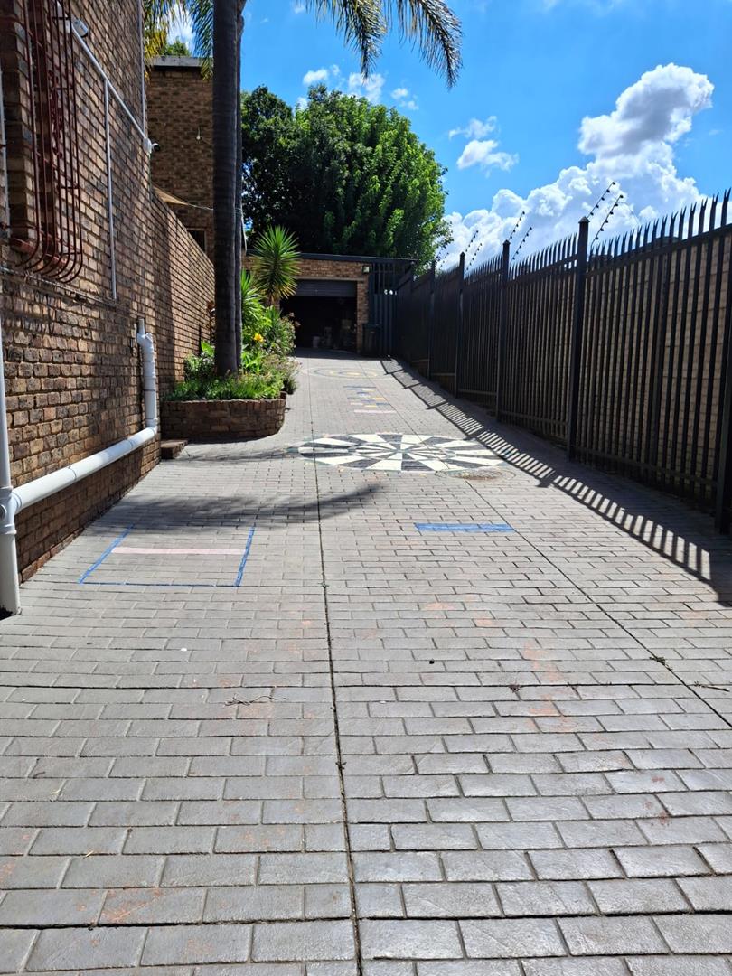 5 Bedroom Property for Sale in Moreleta Park Gauteng