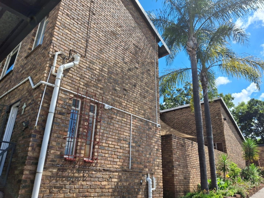 5 Bedroom Property for Sale in Moreleta Park Gauteng