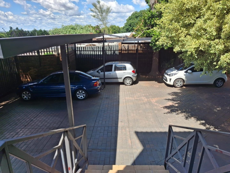 5 Bedroom Property for Sale in Moreleta Park Gauteng