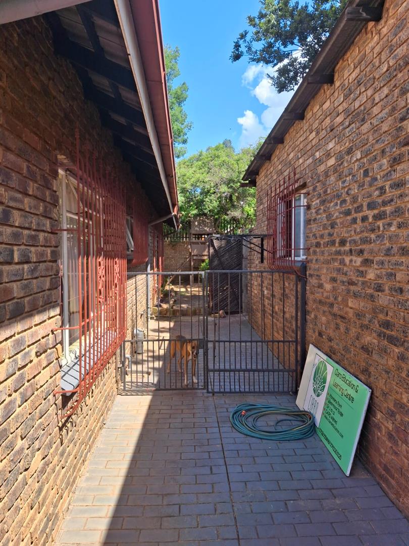 5 Bedroom Property for Sale in Moreleta Park Gauteng