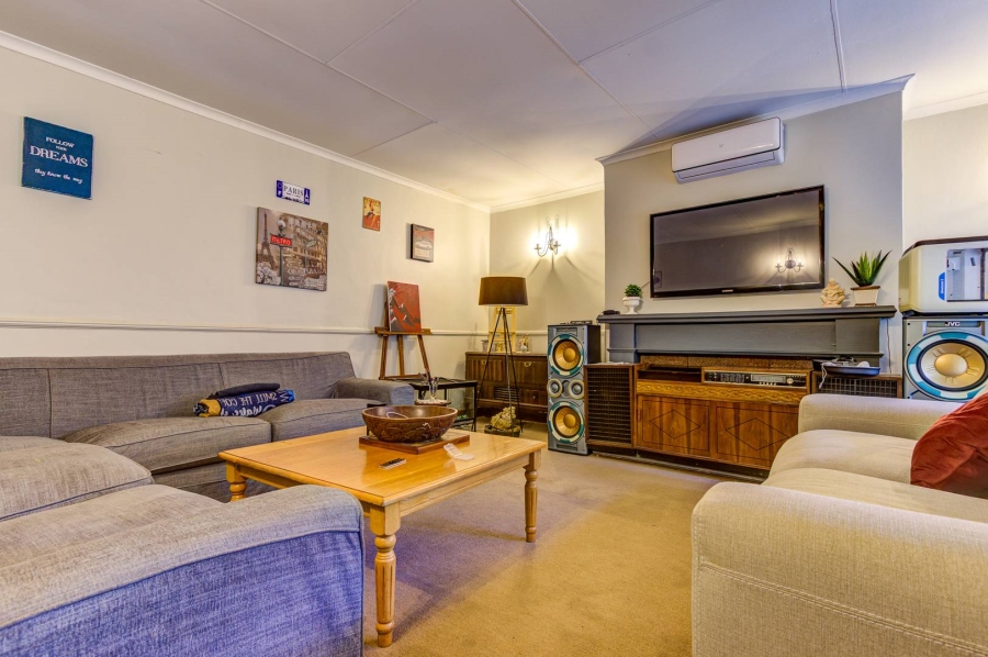 3 Bedroom Property for Sale in Van Riebeeck Park Gauteng