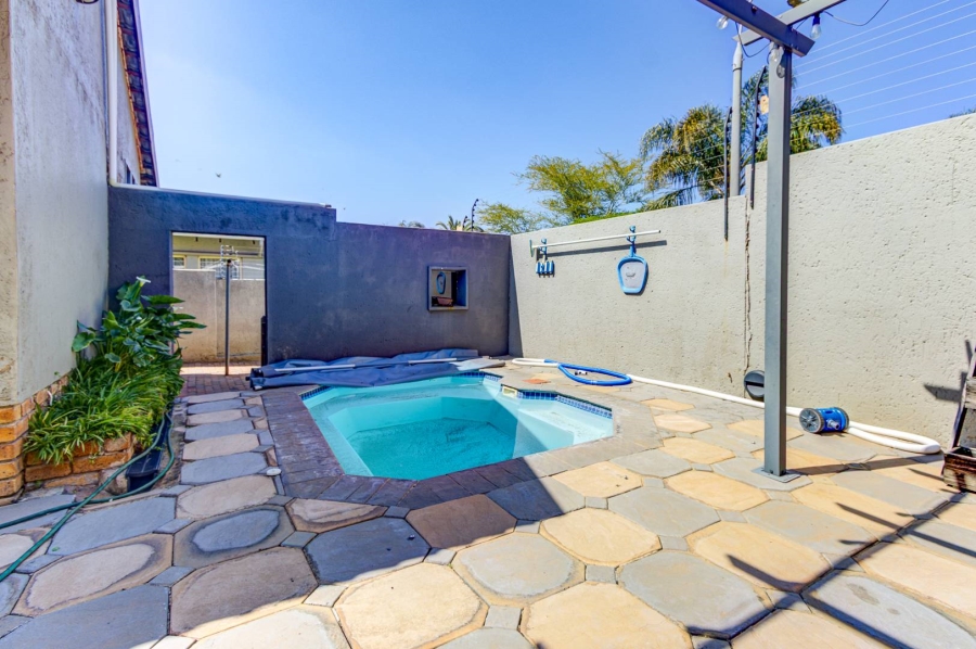 3 Bedroom Property for Sale in Van Riebeeck Park Gauteng