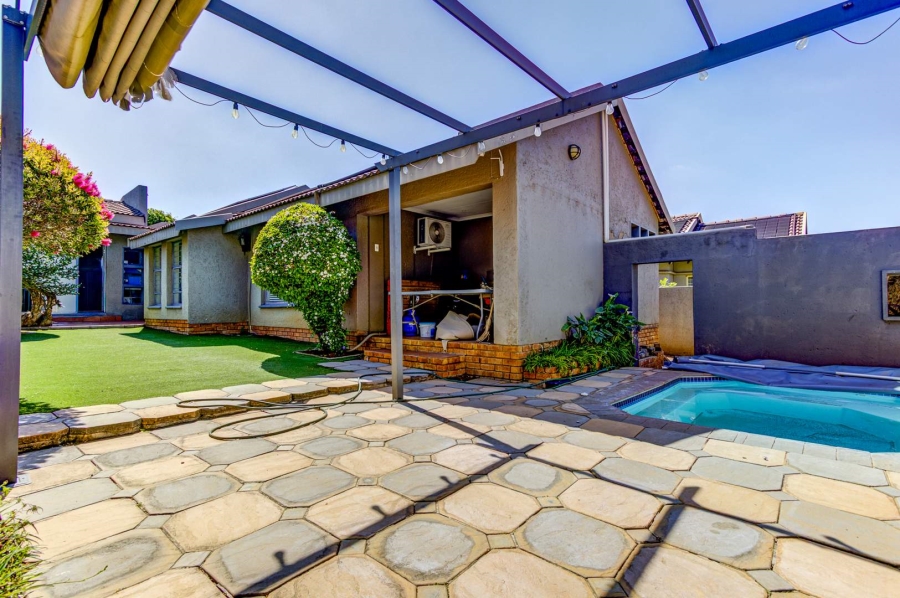 3 Bedroom Property for Sale in Van Riebeeck Park Gauteng