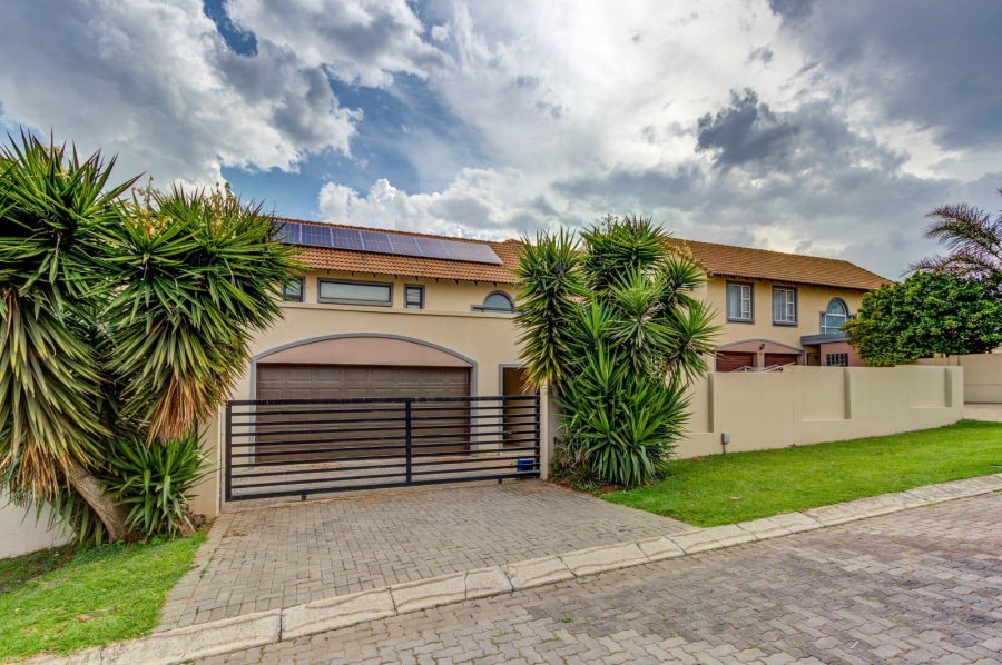 4 Bedroom Property for Sale in Glen Marais Gauteng