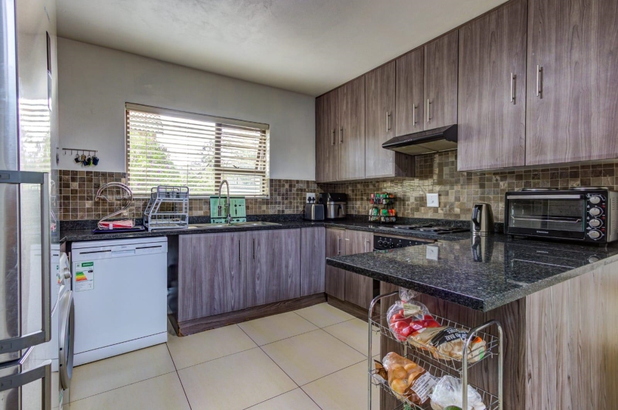 4 Bedroom Property for Sale in Glen Marais Gauteng