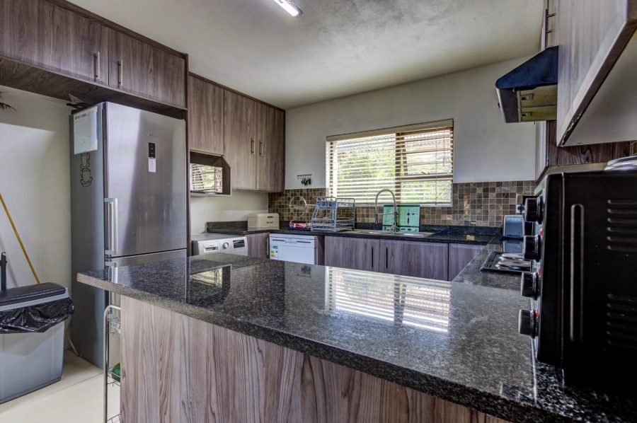 4 Bedroom Property for Sale in Glen Marais Gauteng