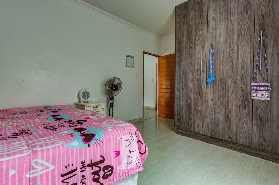 4 Bedroom Property for Sale in Glen Marais Gauteng