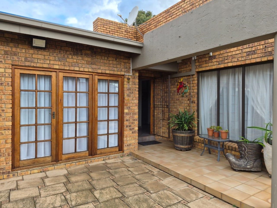 2 Bedroom Property for Sale in Pomona Gauteng