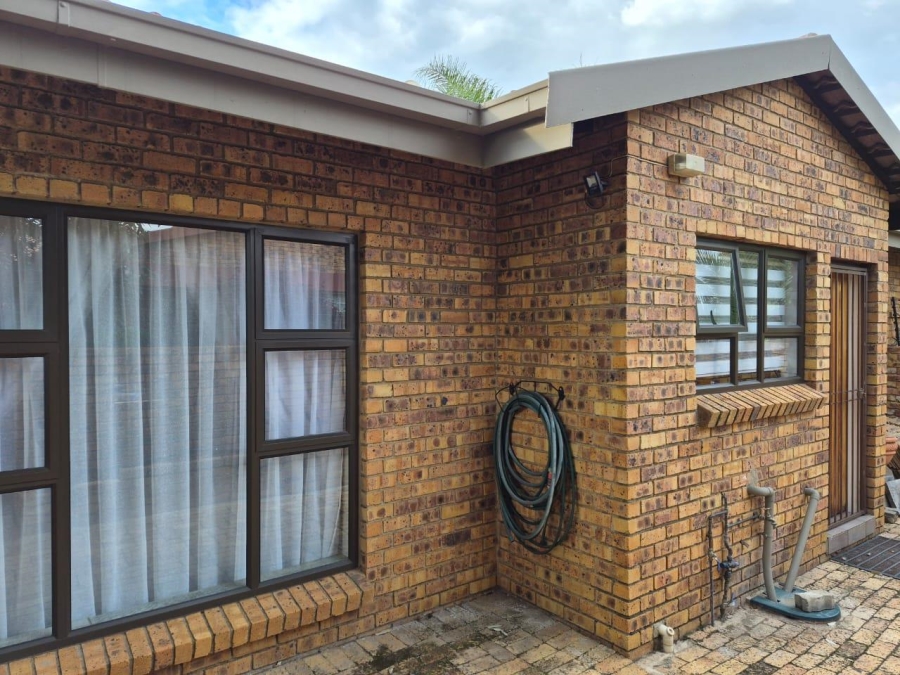 2 Bedroom Property for Sale in Pomona Gauteng
